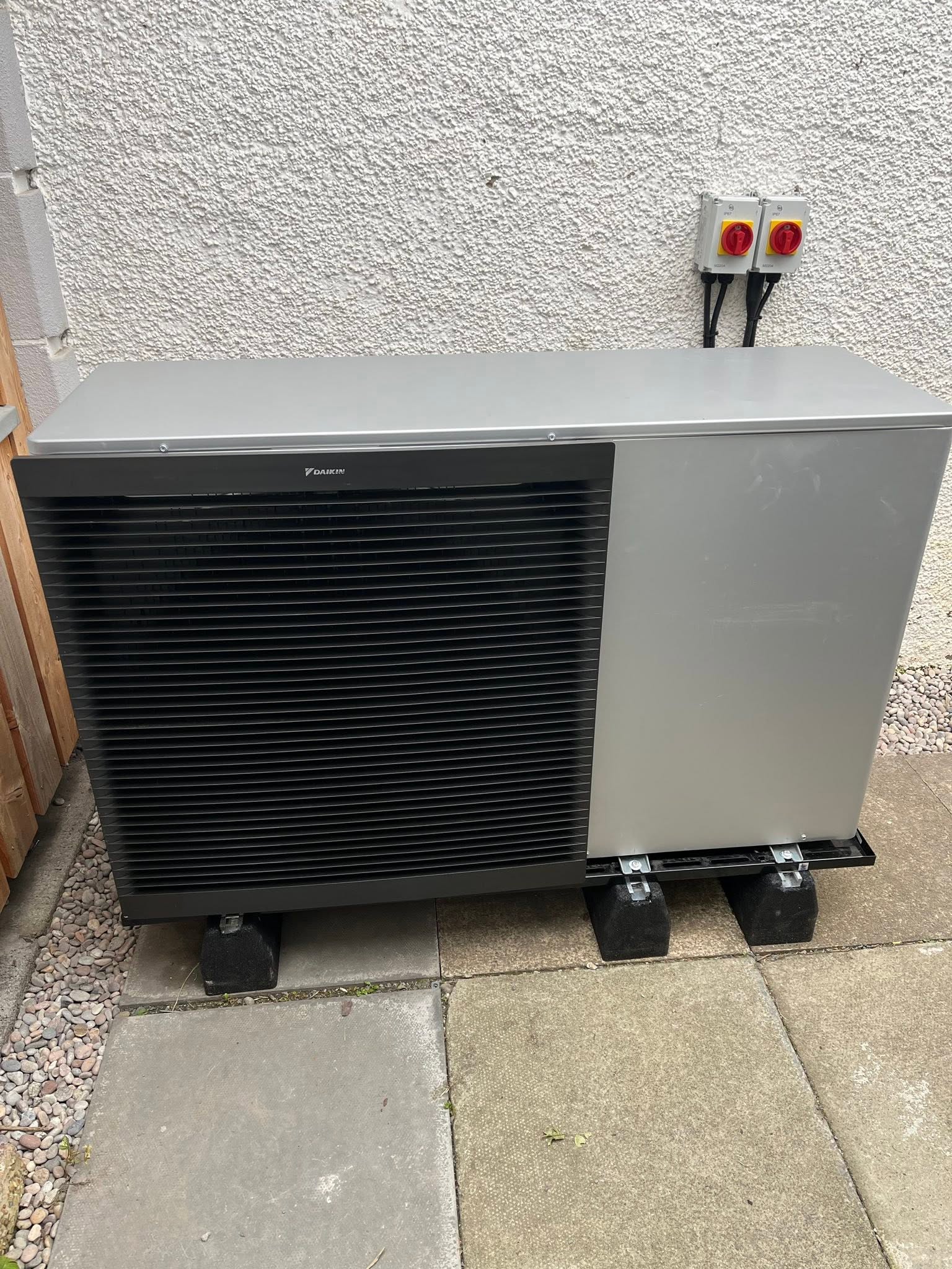 Air source heat pump installation relevant to homes in Dundee and Angus